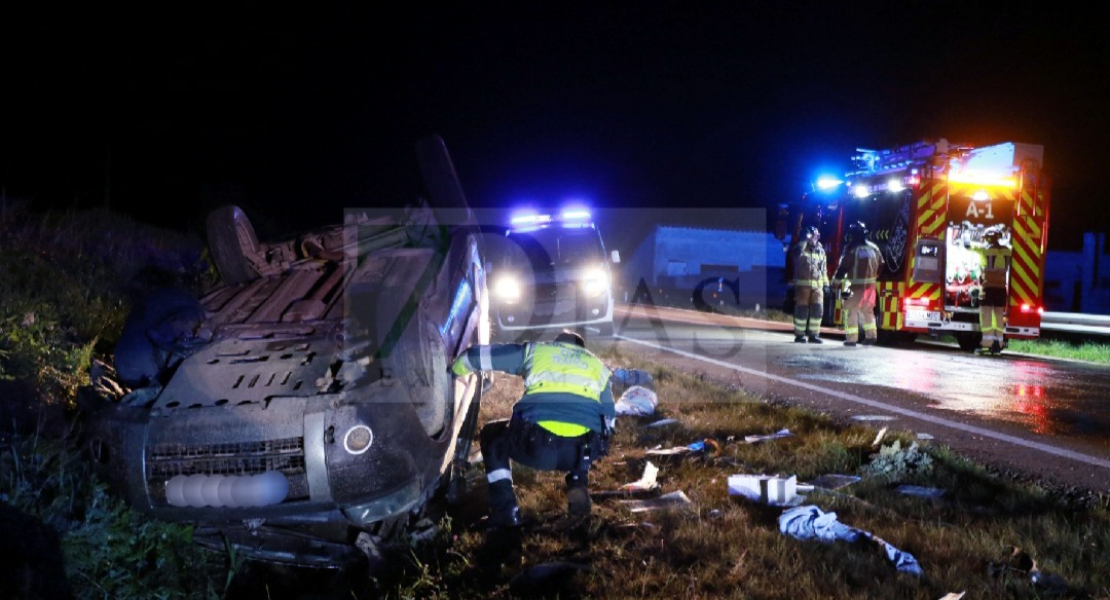 Se accidentan en la EX-110 en Badajoz y huyen del lugar