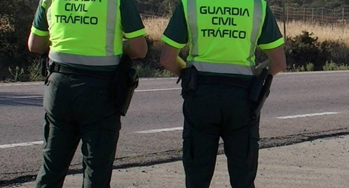 La Guardia Civil saca sus armas al saltarse un camionero un corte en Extremadura