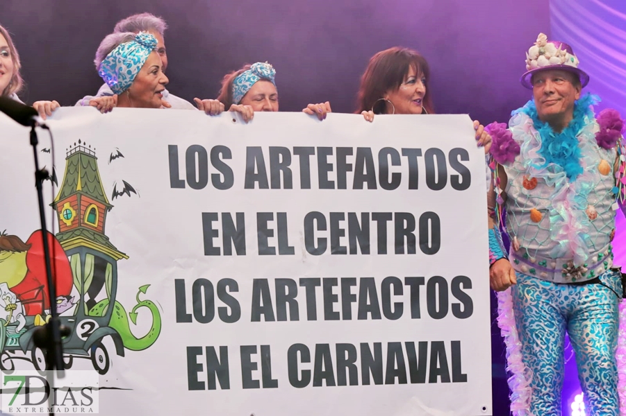 Los carnavaleros disfrutan de la Gran Gala del Carnaval de Badajoz 2024