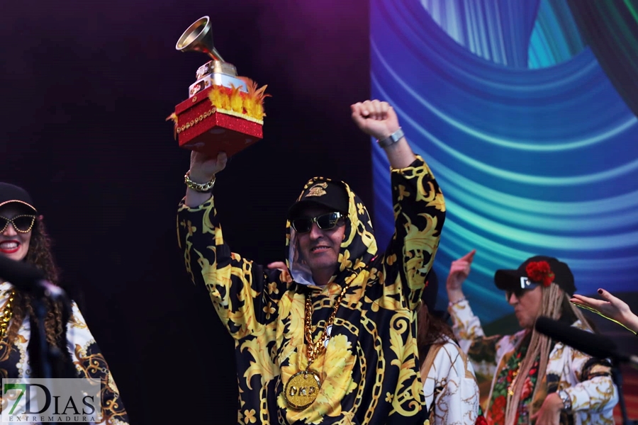 Los carnavaleros disfrutan de la Gran Gala del Carnaval de Badajoz 2024