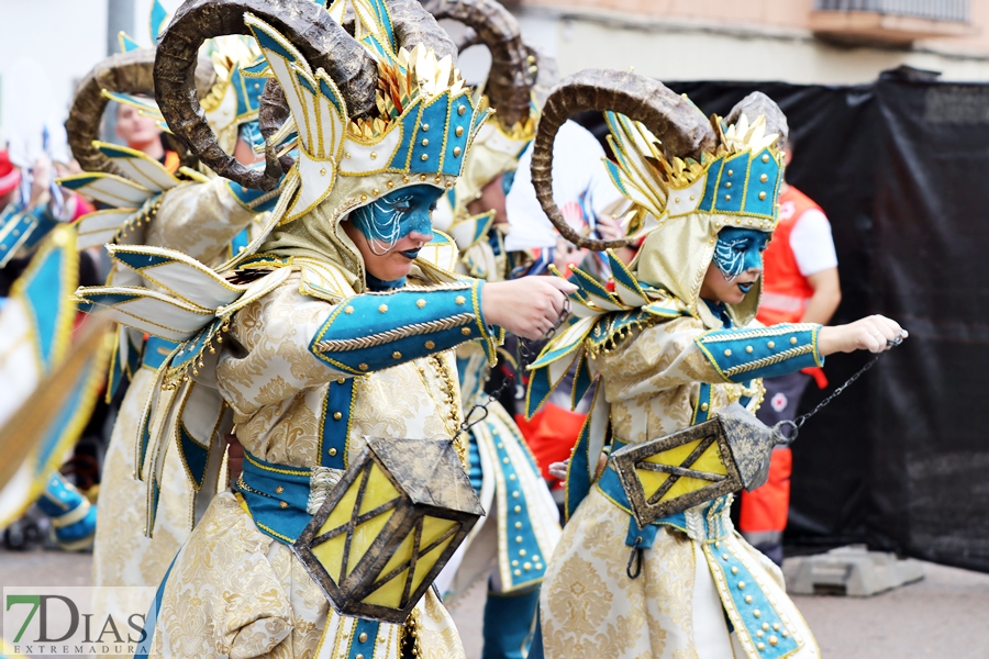 Disfruta de los mejores planos generales del desfile del Carnaval de Badajoz 2024