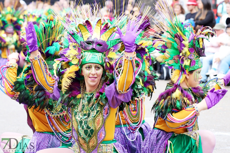 Disfruta de los mejores planos generales del desfile del Carnaval de Badajoz 2024