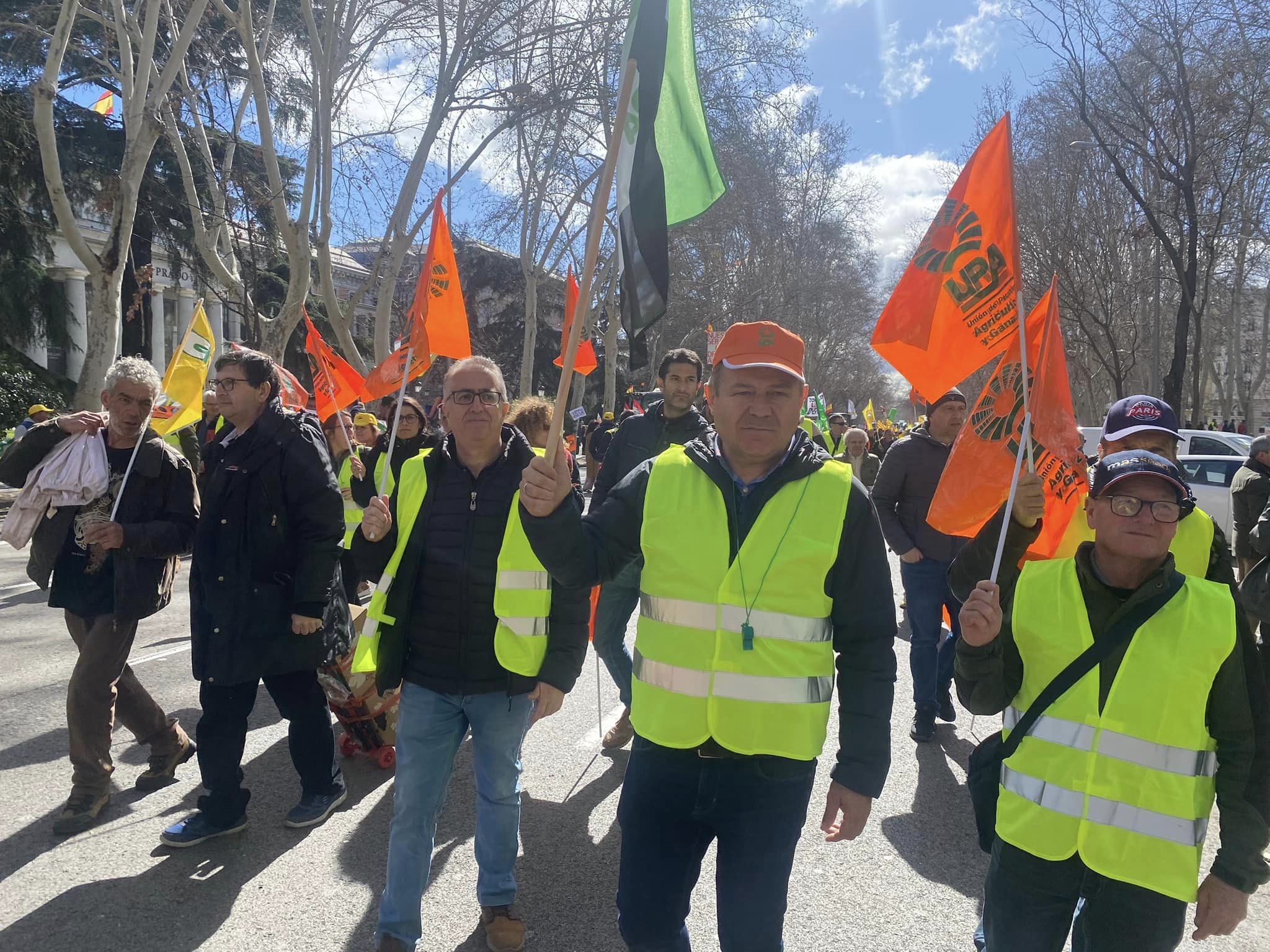 Imágenes de los extremeños manifestándose en Madrid este lunes