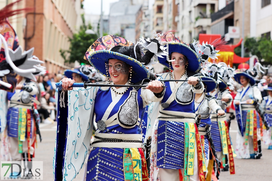 Disfruta de los mejores planos generales del desfile del Carnaval de Badajoz 2024