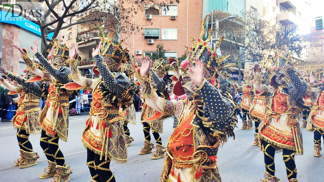 El buen tiempo hace disfrutar a multitud de público del desfile infantil del Carnaval de Badajoz