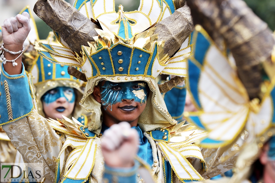 Los mejores primeros planos del gran desfile del Carnaval de Badajoz 2024