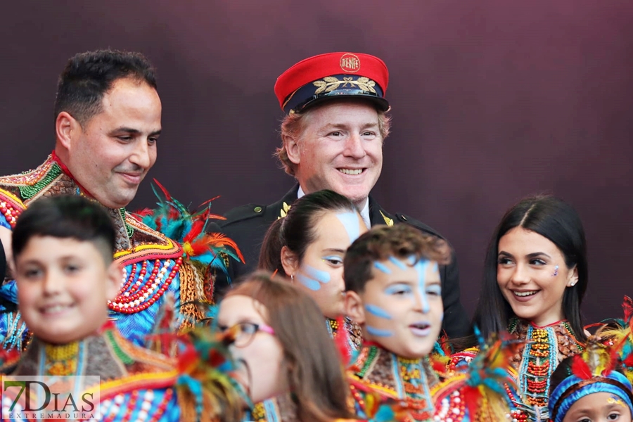 Los carnavaleros disfrutan de la Gran Gala del Carnaval de Badajoz 2024