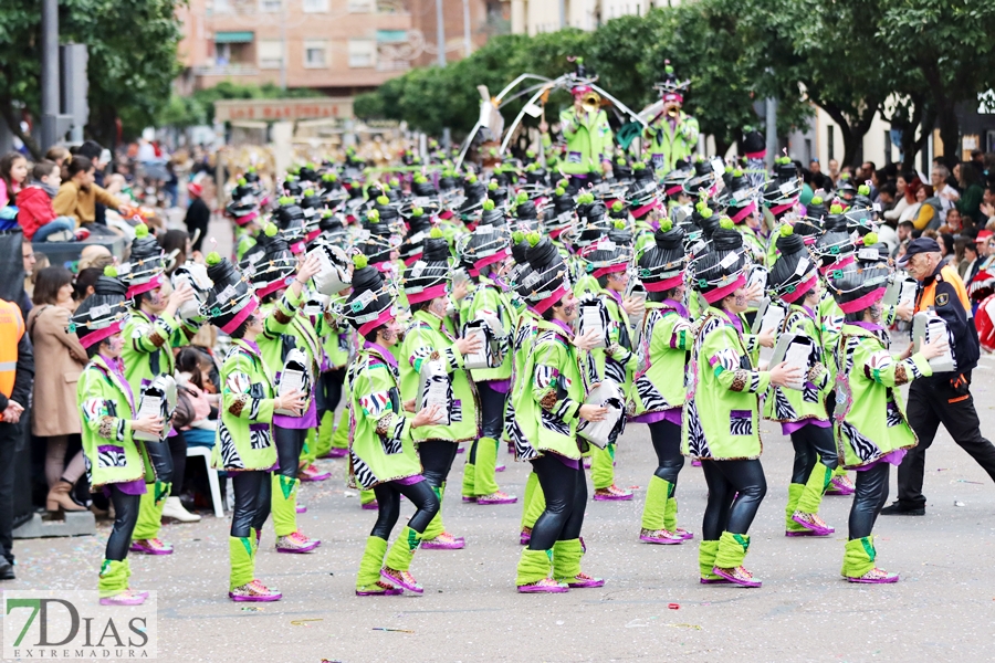 Disfruta de los mejores planos generales del desfile del Carnaval de Badajoz 2024