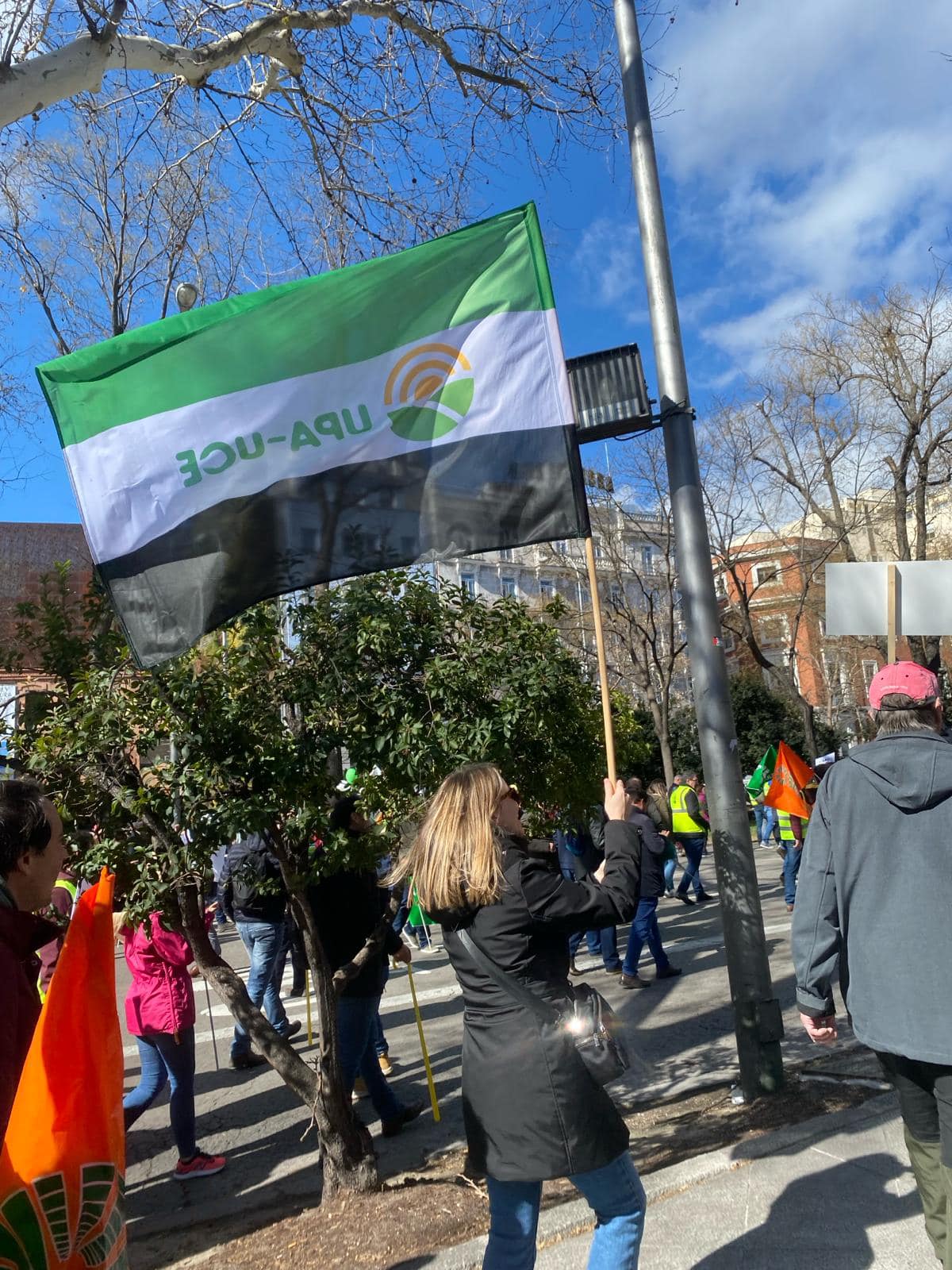 Imágenes de los extremeños manifestándose en Madrid este lunes