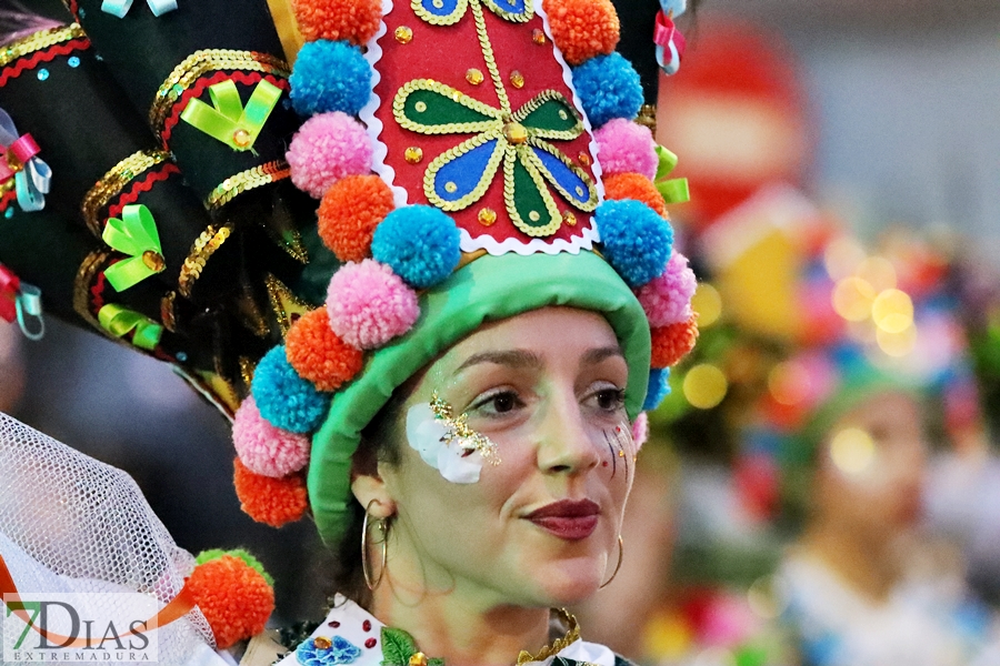 Los mejores primeros planos del gran desfile del Carnaval de Badajoz 2024