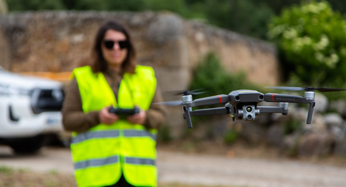 Las mujeres rurales recibirán cursos gratuitos de pilotaje de drones en Extremadura