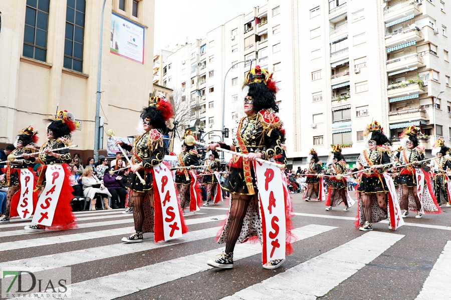 Disfruta de los mejores planos generales del desfile del Carnaval de Badajoz 2024