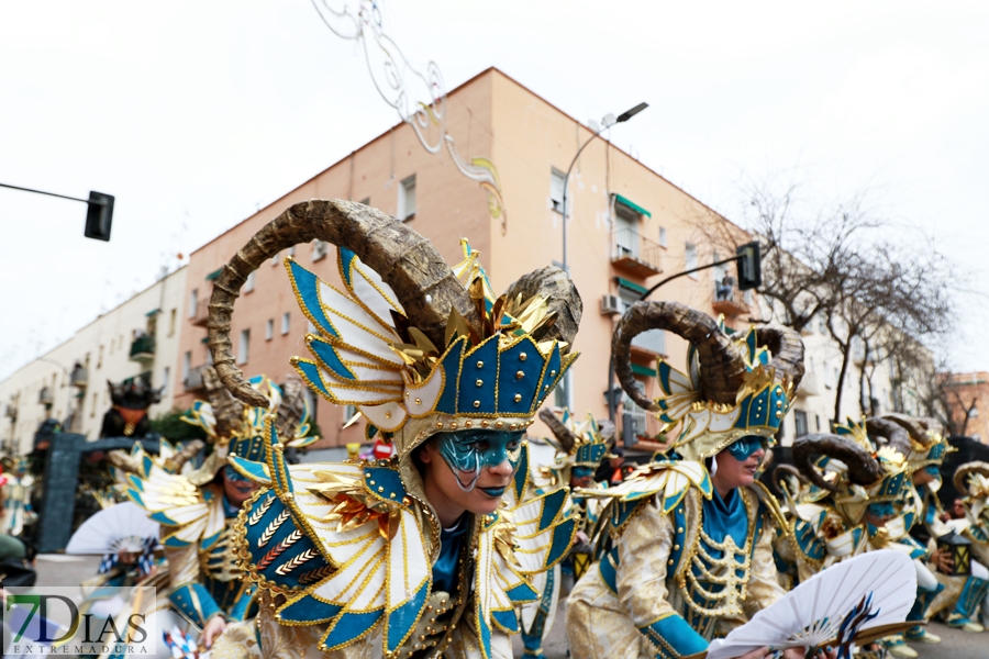 Disfruta de los mejores planos generales del desfile del Carnaval de Badajoz 2024