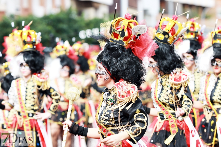 Disfruta de los mejores planos generales del desfile del Carnaval de Badajoz 2024