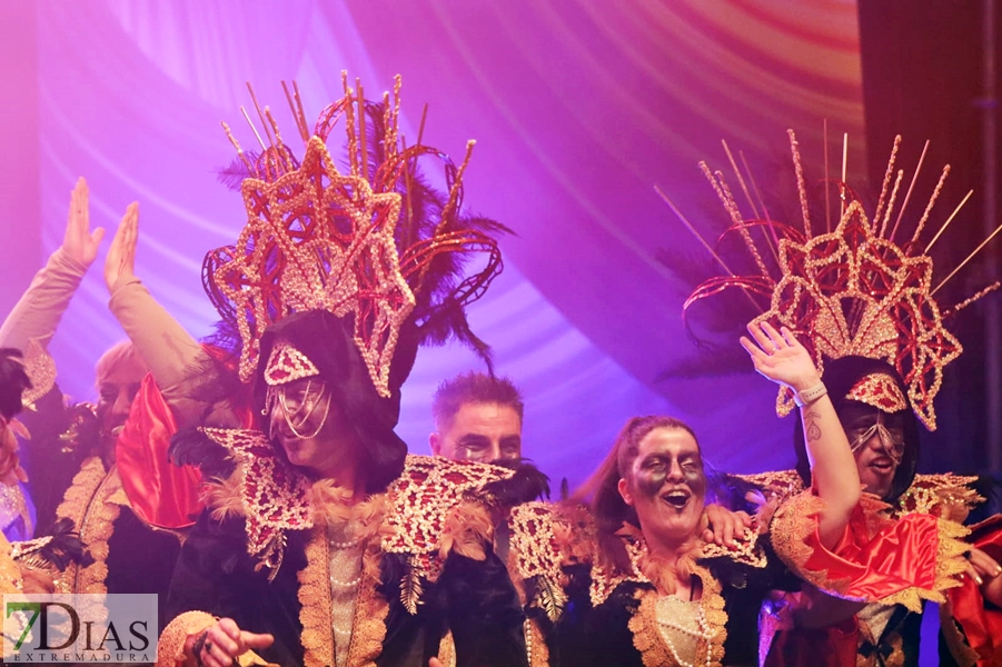 Los carnavaleros disfrutan de la Gran Gala del Carnaval de Badajoz 2024