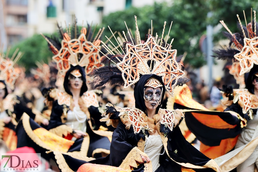 Los mejores primeros planos del gran desfile del Carnaval de Badajoz 2024