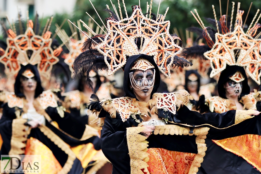 Los mejores primeros planos del gran desfile del Carnaval de Badajoz 2024