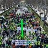 Imágenes de los extremeños manifestándose en Madrid este lunes