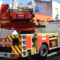 Bomberos de Badajoz rescatan a un hombre en su domicilio