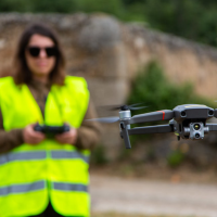 Las mujeres rurales recibirán cursos gratuitos de pilotaje de drones en Extremadura