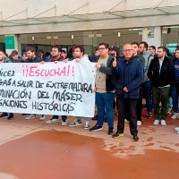 No permitirán recortes en la UEx: "Somos estudiantes de Historia, y lucharemos por ella"