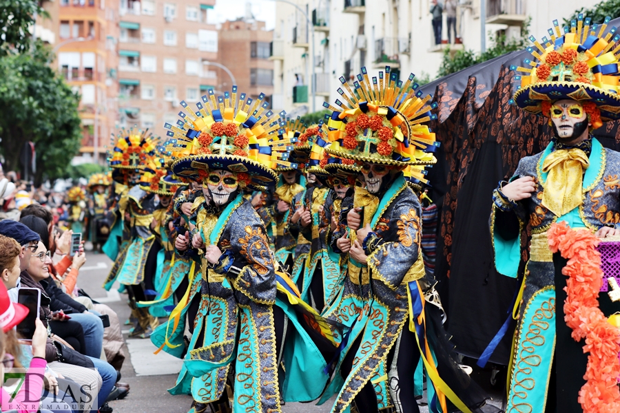 Disfruta de los mejores planos generales del desfile del Carnaval de Badajoz 2024