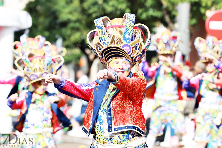 Los mejores primeros planos del gran desfile del Carnaval de Badajoz 2024