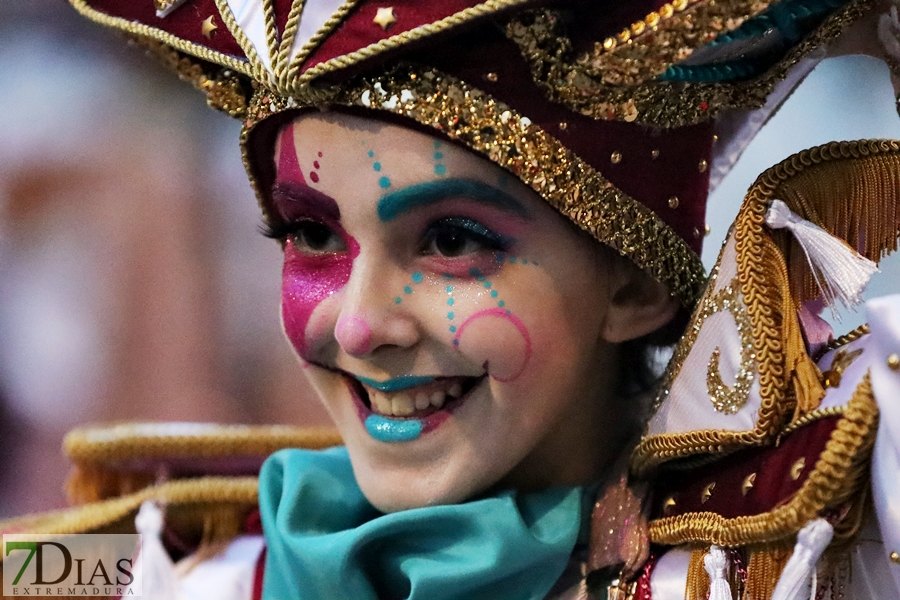 Los mejores primeros planos del gran desfile del Carnaval de Badajoz 2024