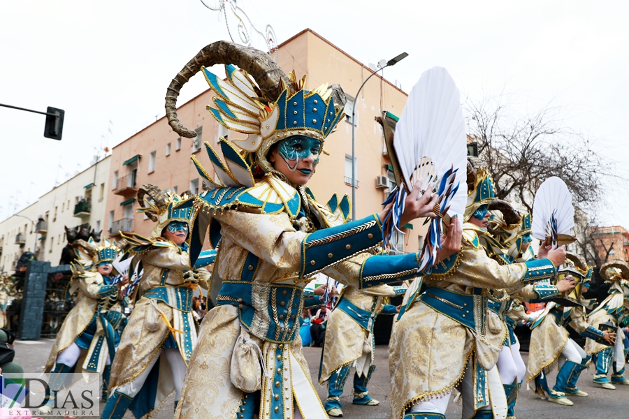 Disfruta de los mejores planos generales del desfile del Carnaval de Badajoz 2024