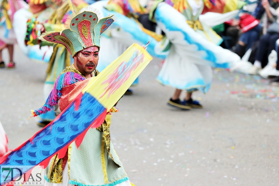 Disfruta de los mejores planos generales del desfile del Carnaval de Badajoz 2024