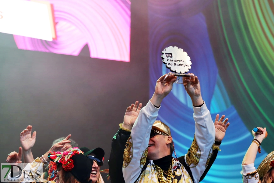 Los carnavaleros disfrutan de la Gran Gala del Carnaval de Badajoz 2024