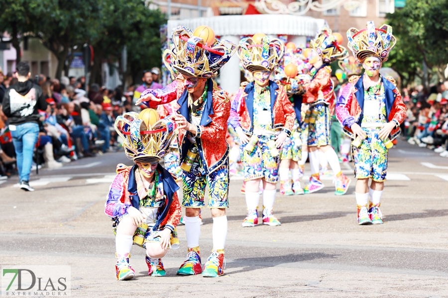 Disfruta de los mejores planos generales del desfile del Carnaval de Badajoz 2024