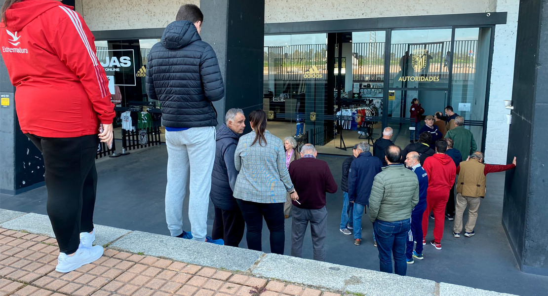Última oportunidad para conseguir tres entradas para ver al CD Badajoz