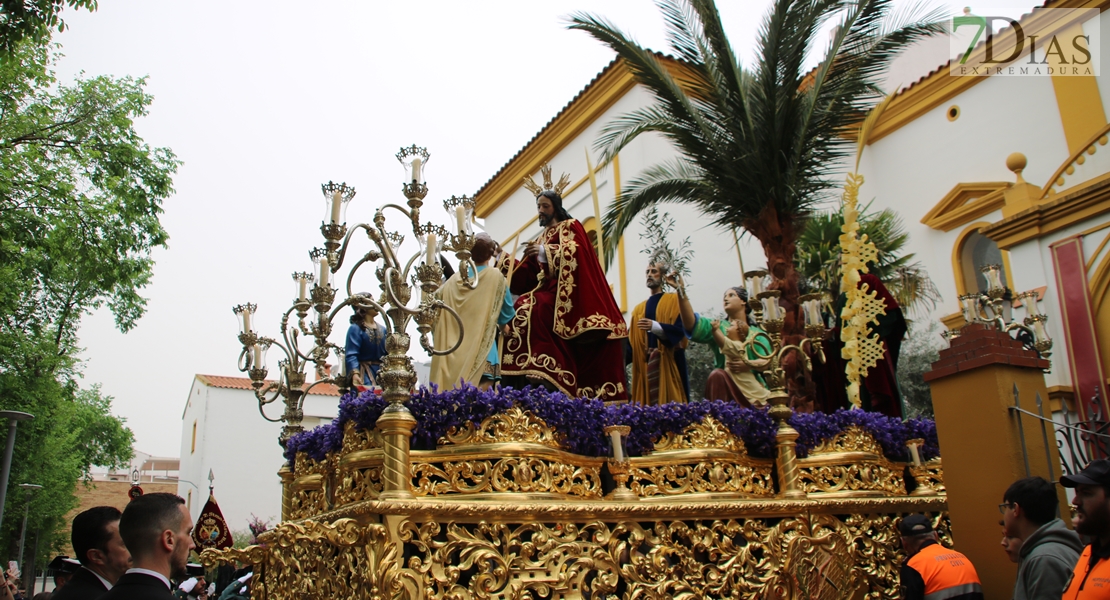 La Borriquita da la bienvenida a la Semana Santa 2024 en Badajoz