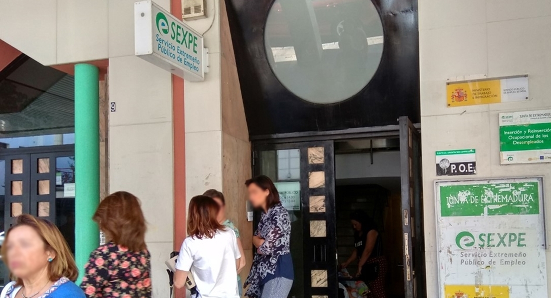 El 64% de las personas paradas en Extremadura son mujeres