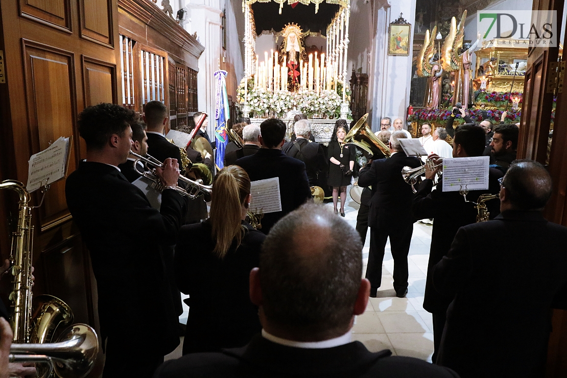 Miles de personas acuden a las puertas de San Agustín y la Ermita de la Soledad este Viernes Santo