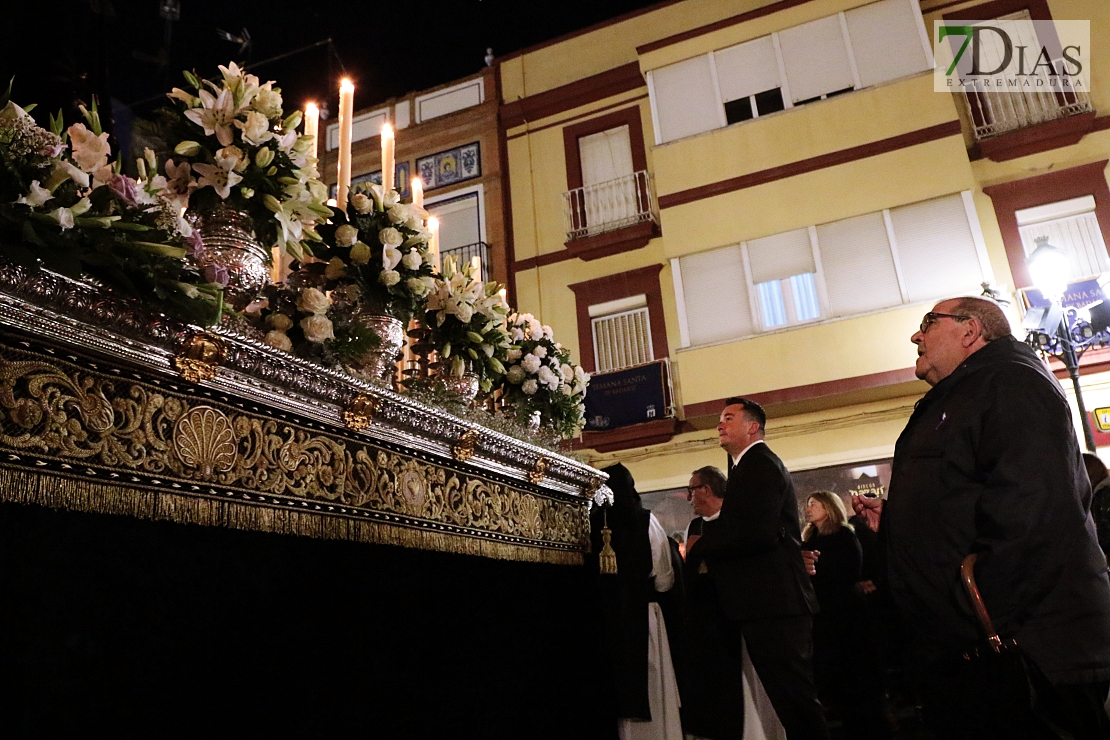 Miles de personas acuden a las puertas de San Agustín y la Ermita de la Soledad este Viernes Santo