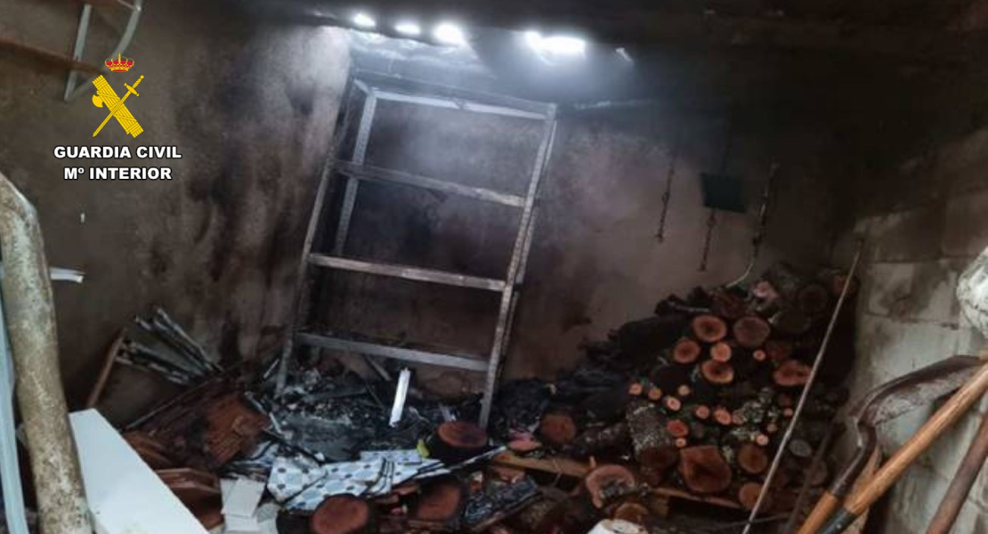 Rescatan a una mujer del incendio en su domicilio en Extremadura