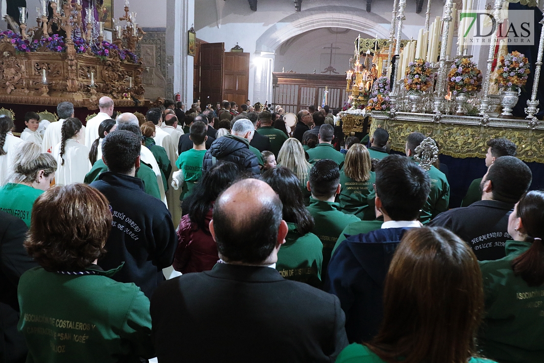 Miles de personas acuden a las puertas de San Agustín y la Ermita de la Soledad este Viernes Santo