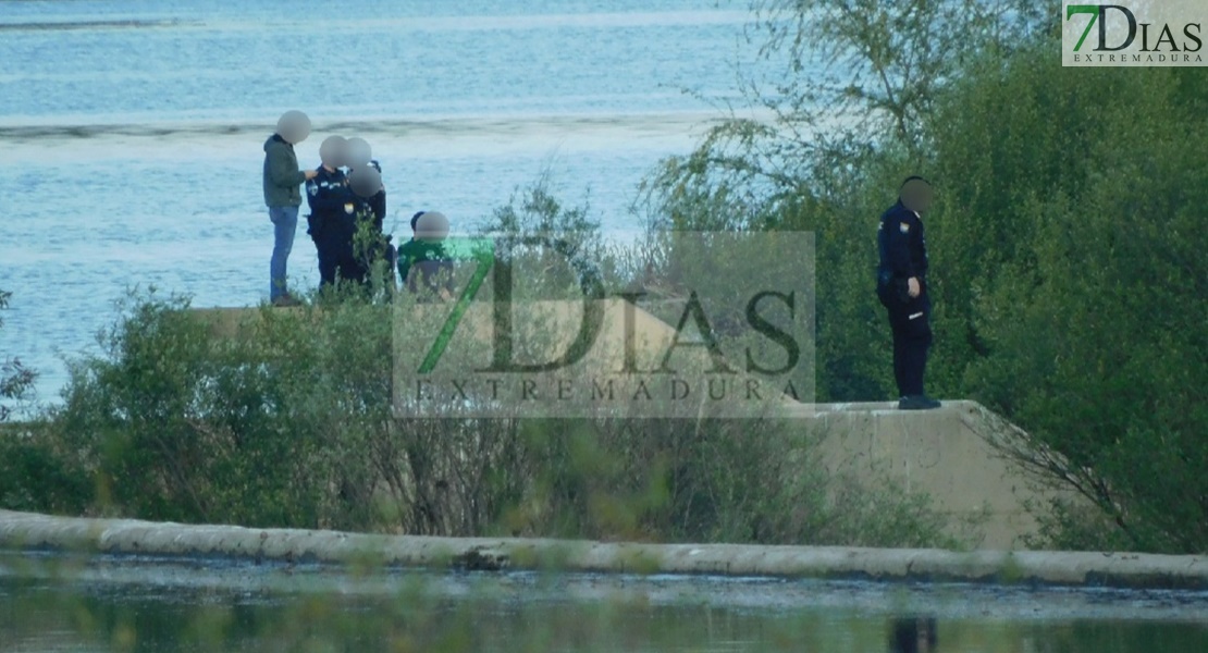 Buscan a una persona que se ha precipitado al río Guadiana en Badajoz
