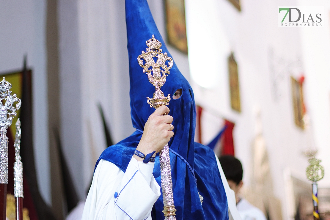 Miles de personas acuden a las puertas de San Agustín y la Ermita de la Soledad este Viernes Santo