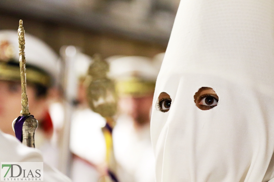 Emotivo Lunes Santo en Badajoz: La Oración en el Huerto y María Santísima de los Dolores salieron a la calle