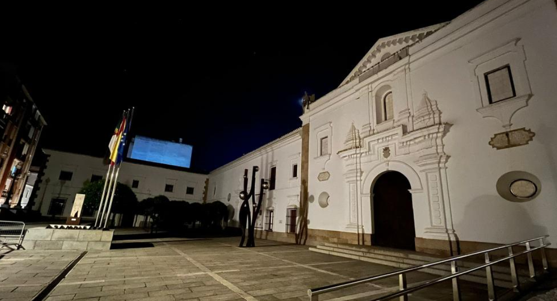 La Asamblea de Extremadura se suma a la campaña ‘La Hora del Planeta’