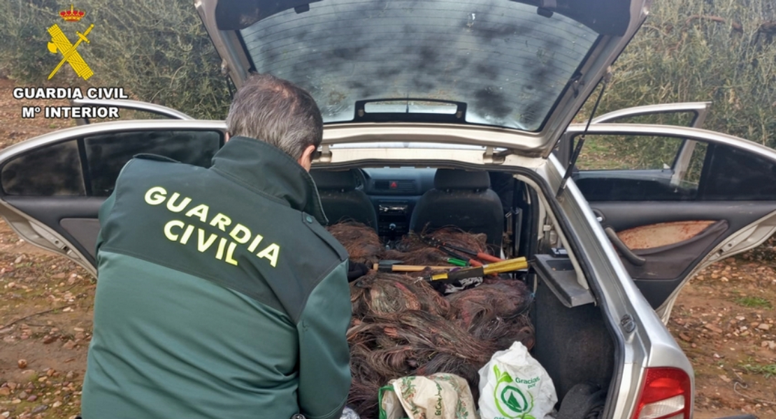 Roban cable en líneas de telecomunicación de Badajoz y La Albuera