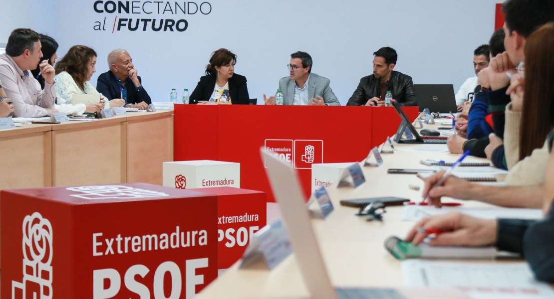 La nueva Comisión Ejecutiva Regional del PSOE de Extremadura mantiene su primera reunión