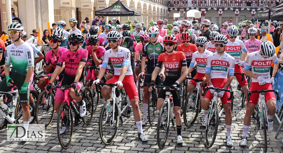 REPOR - Arranca la Vuelta Ciclista a Extremadura en Badajoz con corredores de todo el mundo