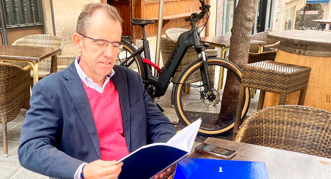 VOX Cáceres: "Prohibir fumar en las terrazas generaría grandes pérdidas a la hostelería”