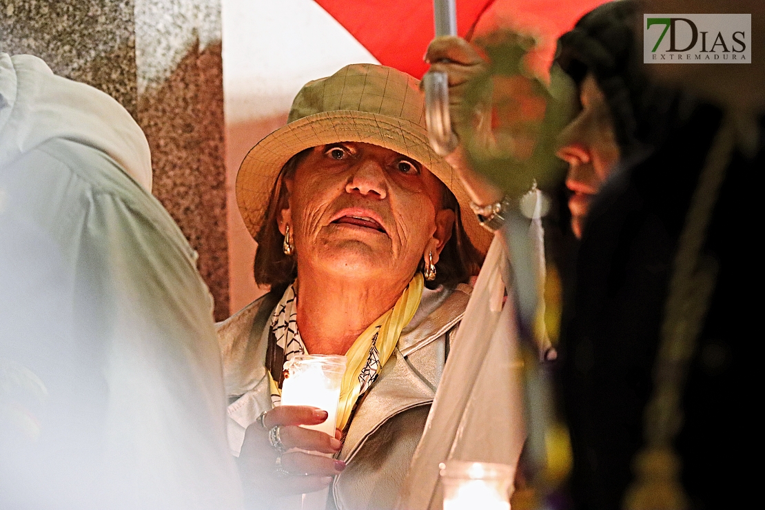 Miles de personas acuden a las puertas de San Agustín y la Ermita de la Soledad este Viernes Santo