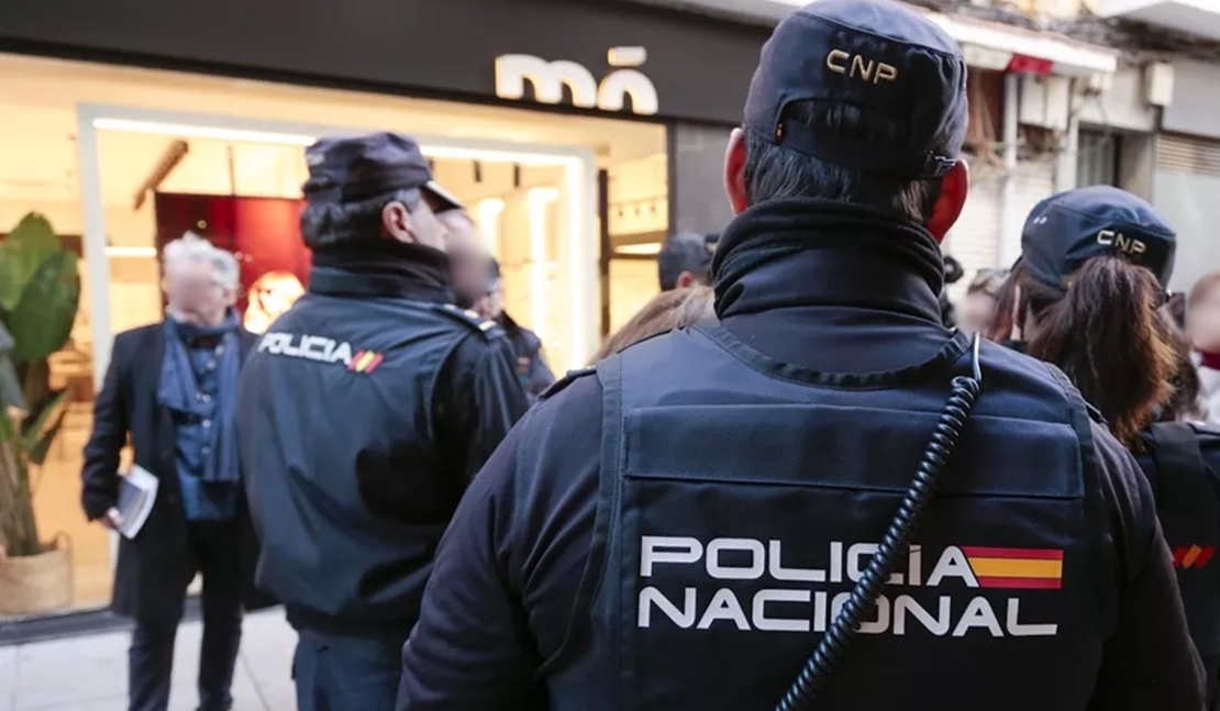 Detenido un joven de 20 años por corrupción de menores y extorsión en Extremadura