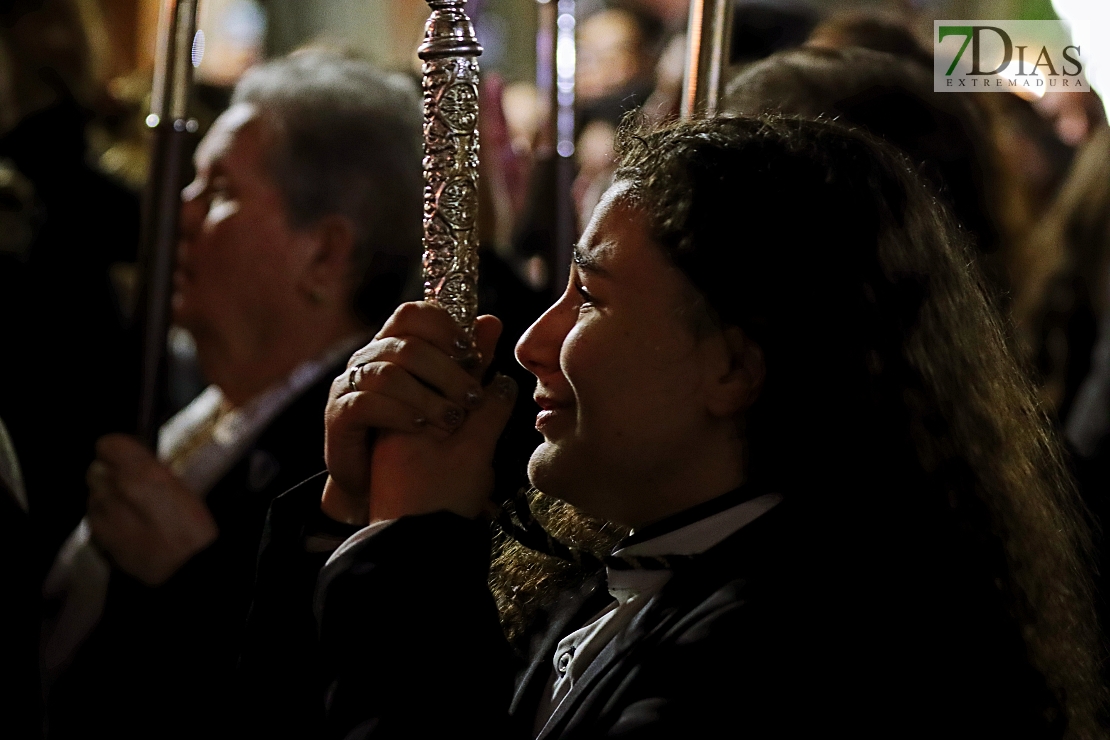 Miles de personas acuden a las puertas de San Agustín y la Ermita de la Soledad este Viernes Santo